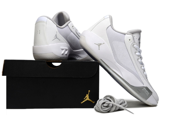 Jordan Luka .77 White купить в-time2win.ru